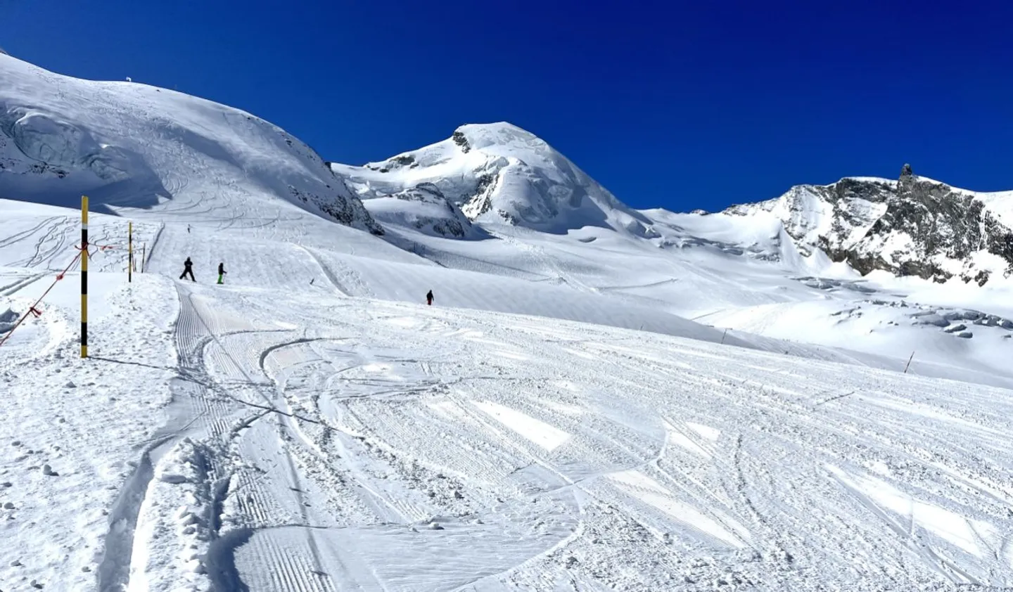 Appartements de résidence hôtelière avec revenus locatifs à Saas-Fee - Photo 11 sur 12