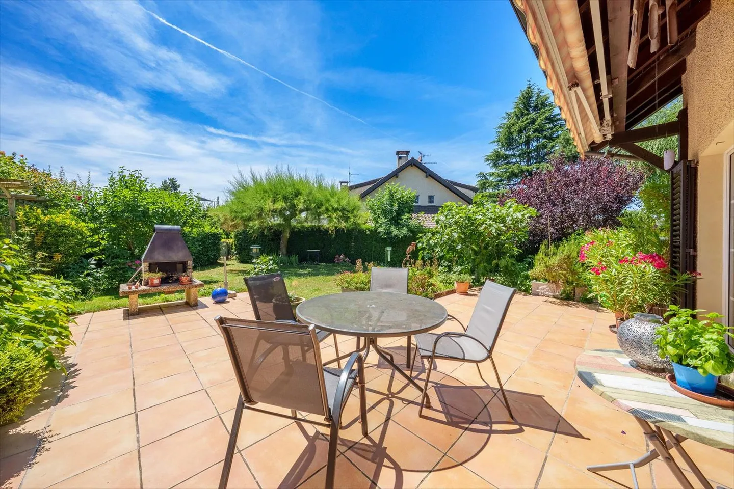 ESCLUSIVITÀ!! Villa tradizionale molto piacevole con 7 stanze - Foto 3 di 8