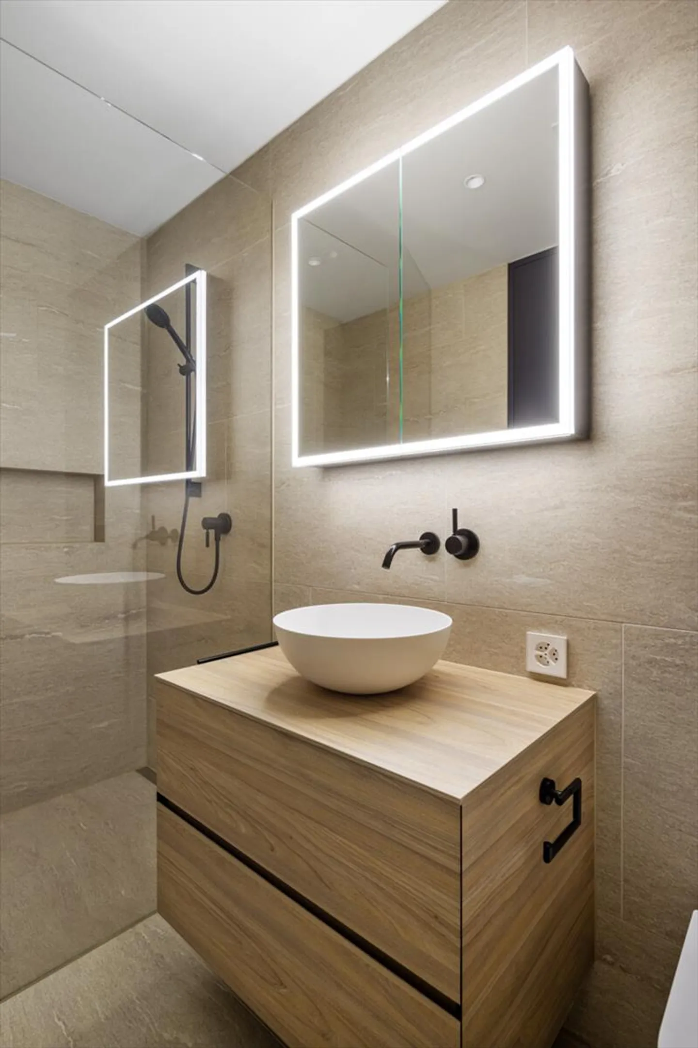 Zürichberg: modern rental apartment with balcony in a quiet location - Photo 5 of 8