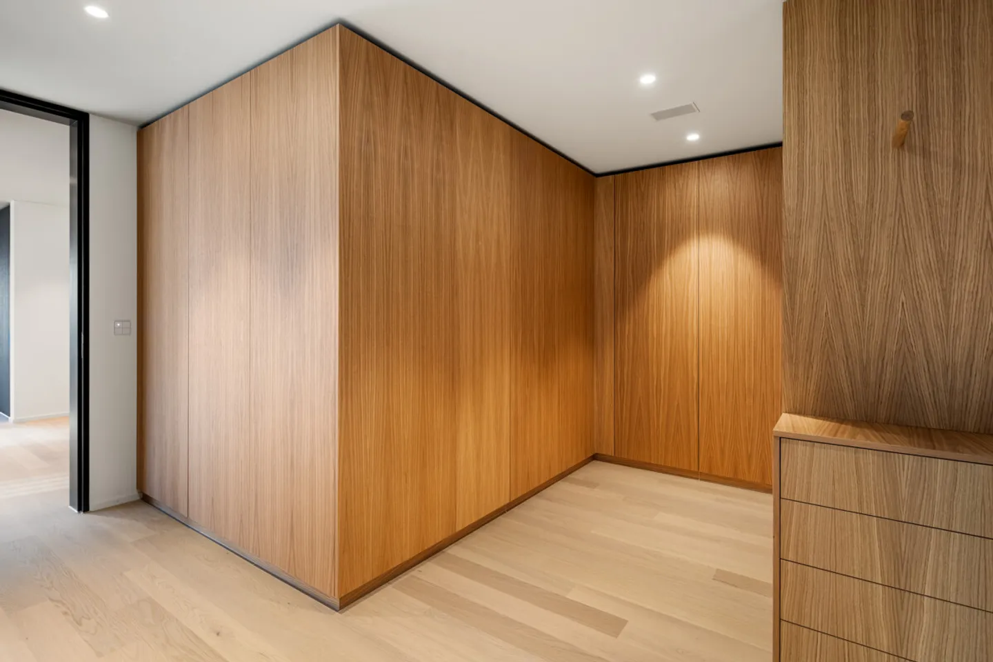 Zürichberg: modern rental apartment with balcony in a quiet location - Photo 6 of 8