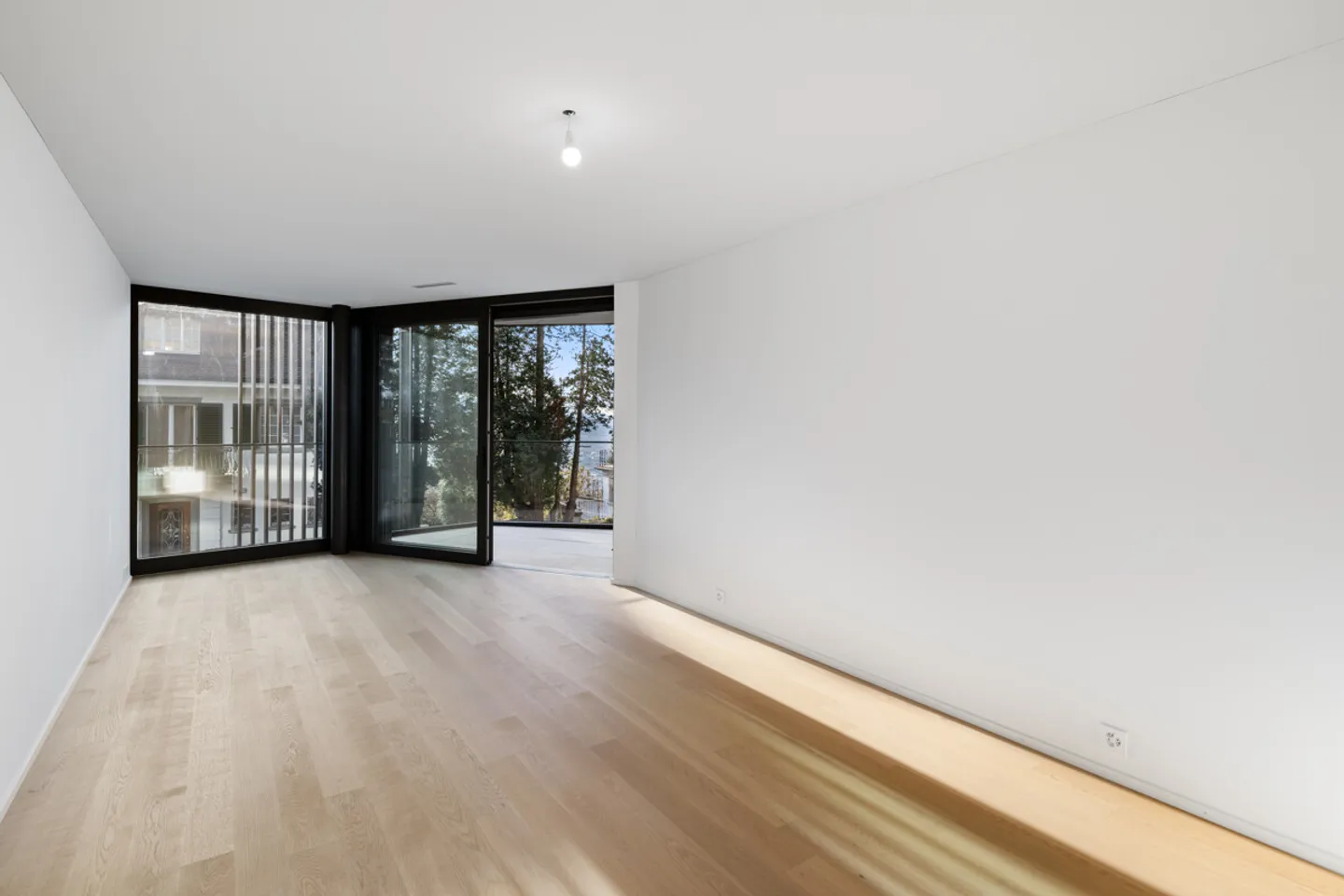 Zürichberg: modern rental apartment with balcony in a quiet location - Photo 8 of 8