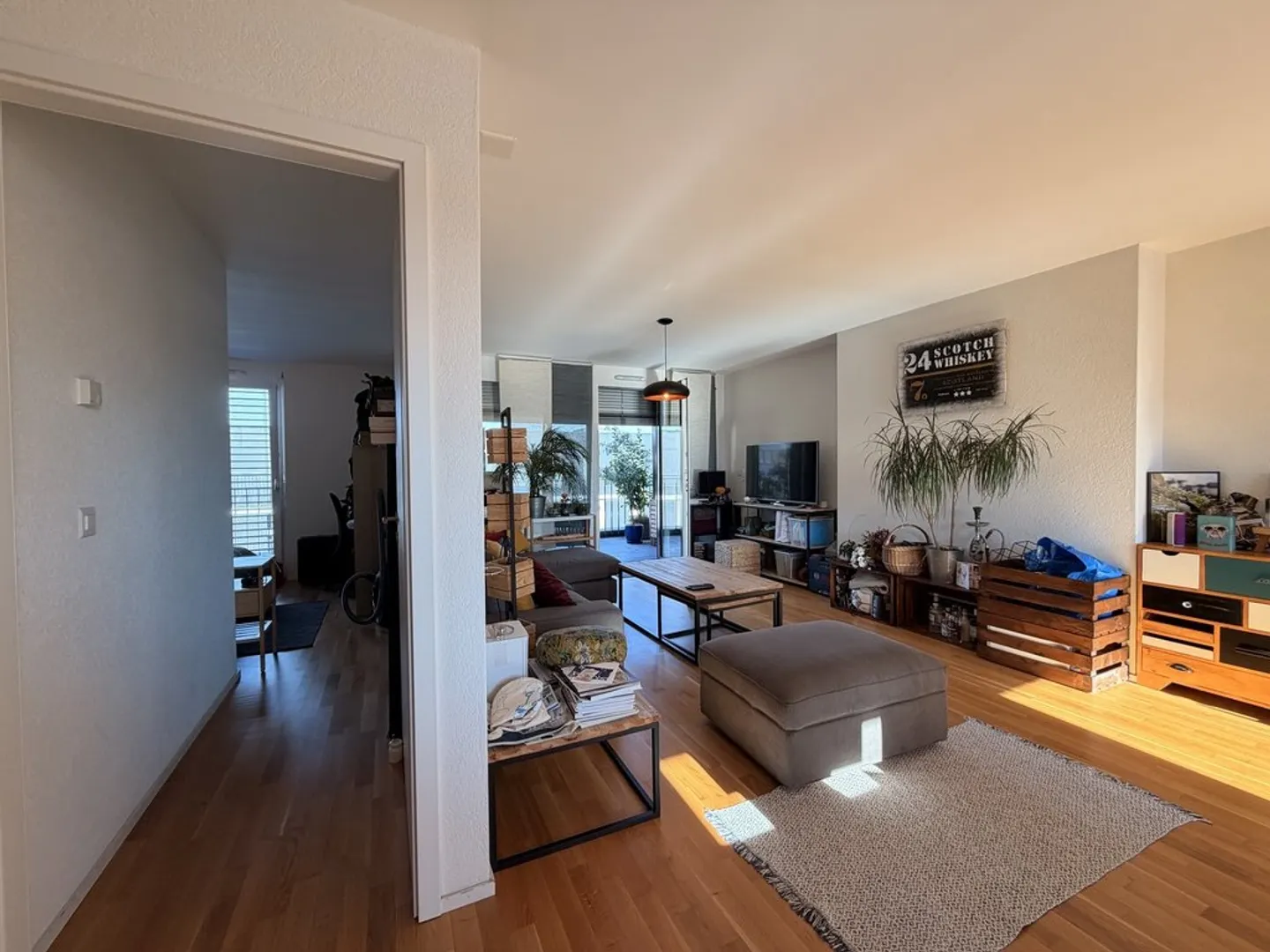 Charming Apartment with Balcony - Photo 6 of 8
