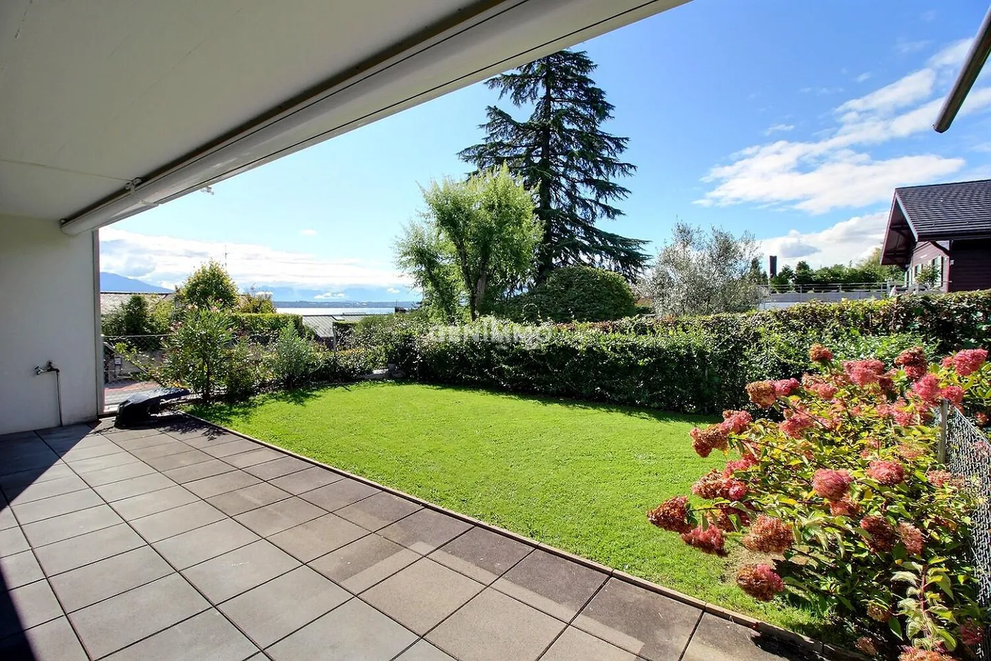 Magnifico appartamento di 4,5 locali al piano giardino a due passi dal lago - Foto 1 di 11