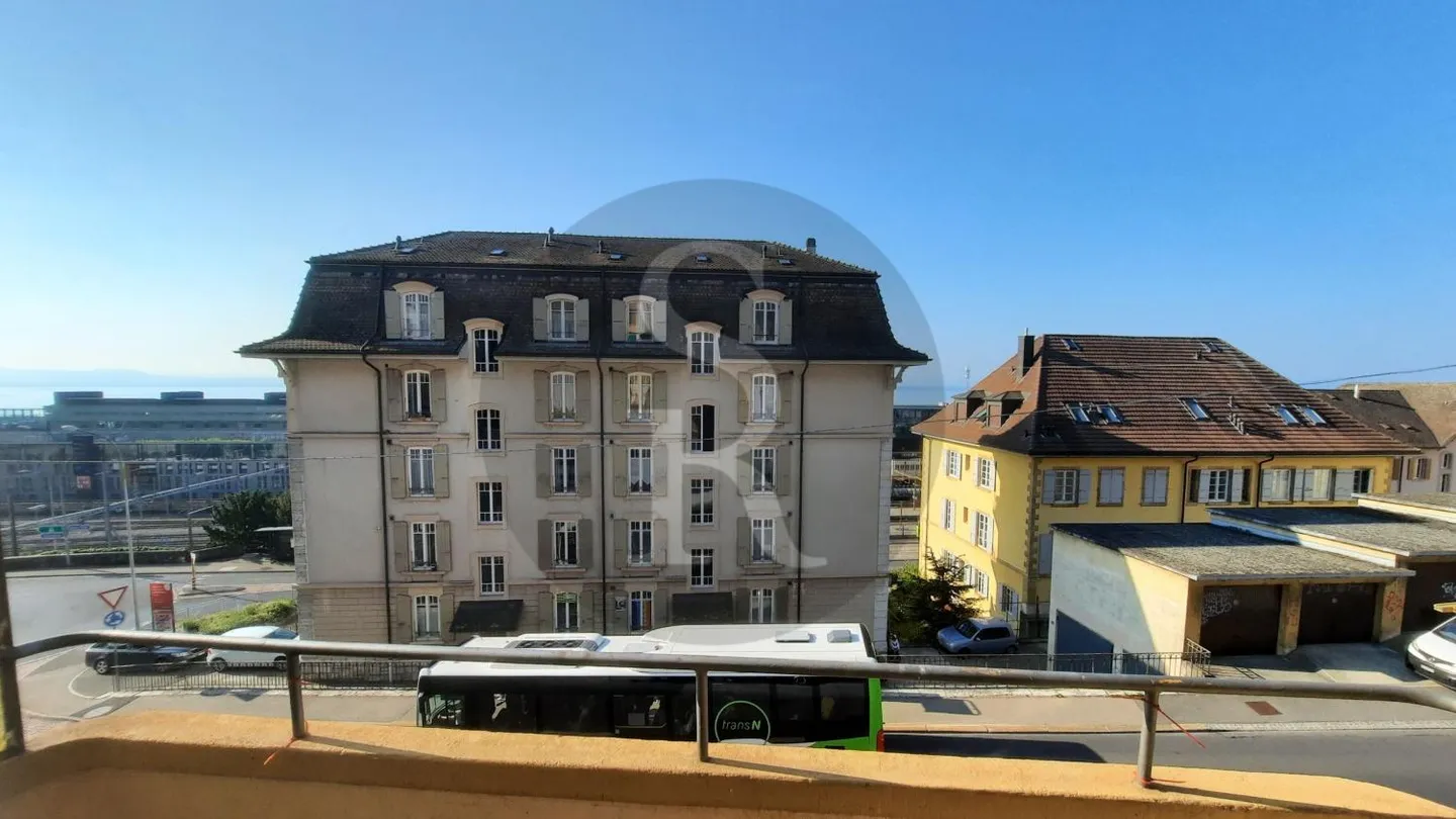 Appartement Charmant avec Vue sur le Lac - Photo 6 sur 7