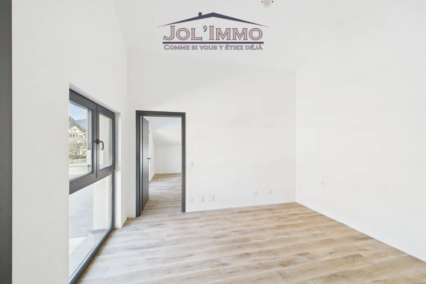 6.5 Room House - Photo 5 of 13