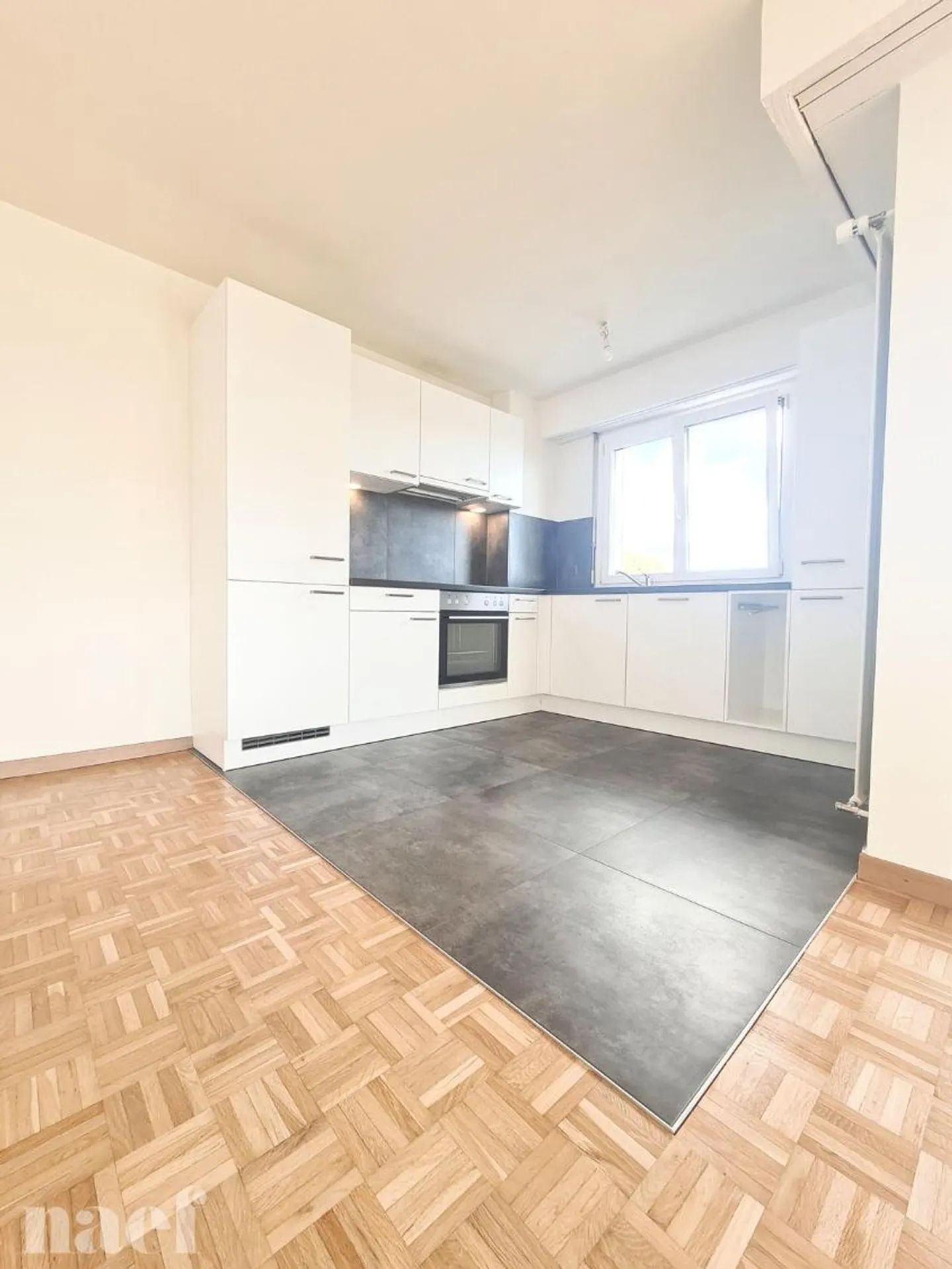Appartamento con 3 Camere e Vista Lago - Foto 1 di 9