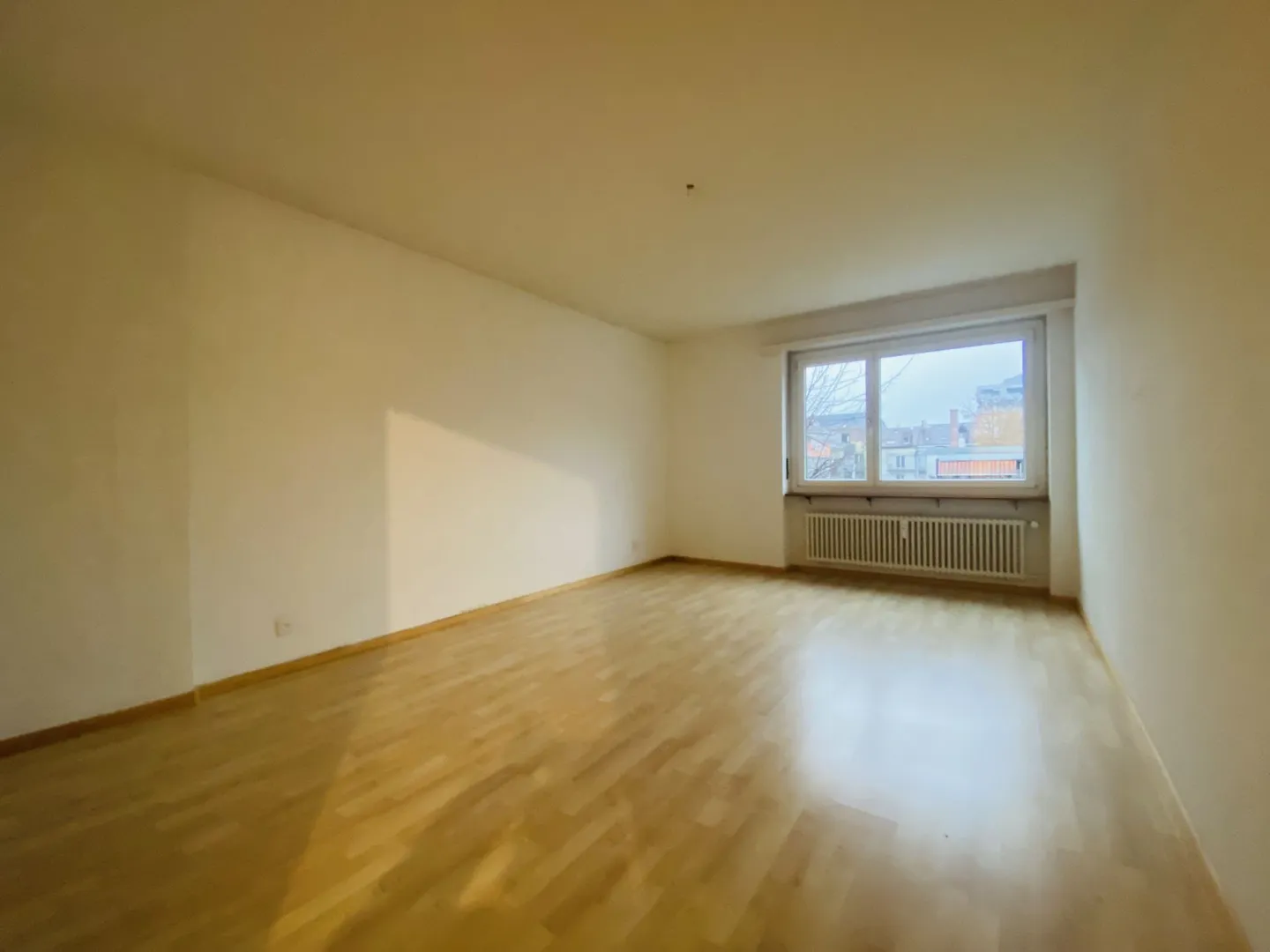 Appartamento 4 locali con 2 balconi, ascensore e cantina - Foto 3 di 6