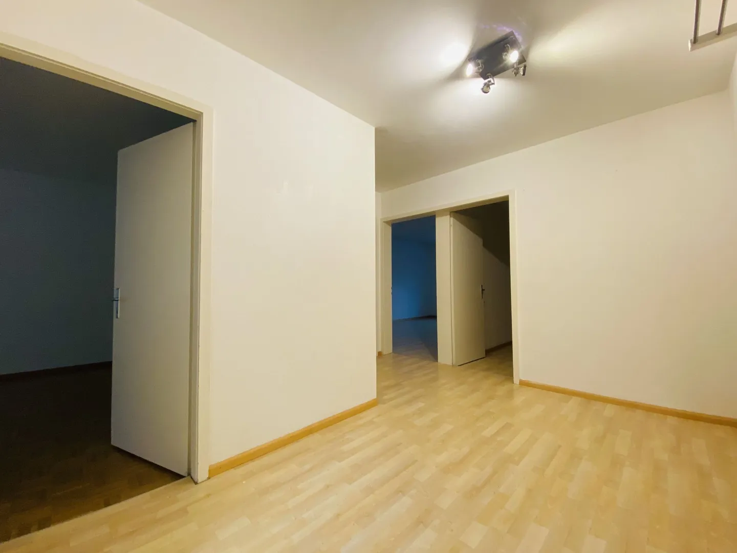Appartamento 4 locali con 2 balconi, ascensore e cantina - Foto 4 di 6