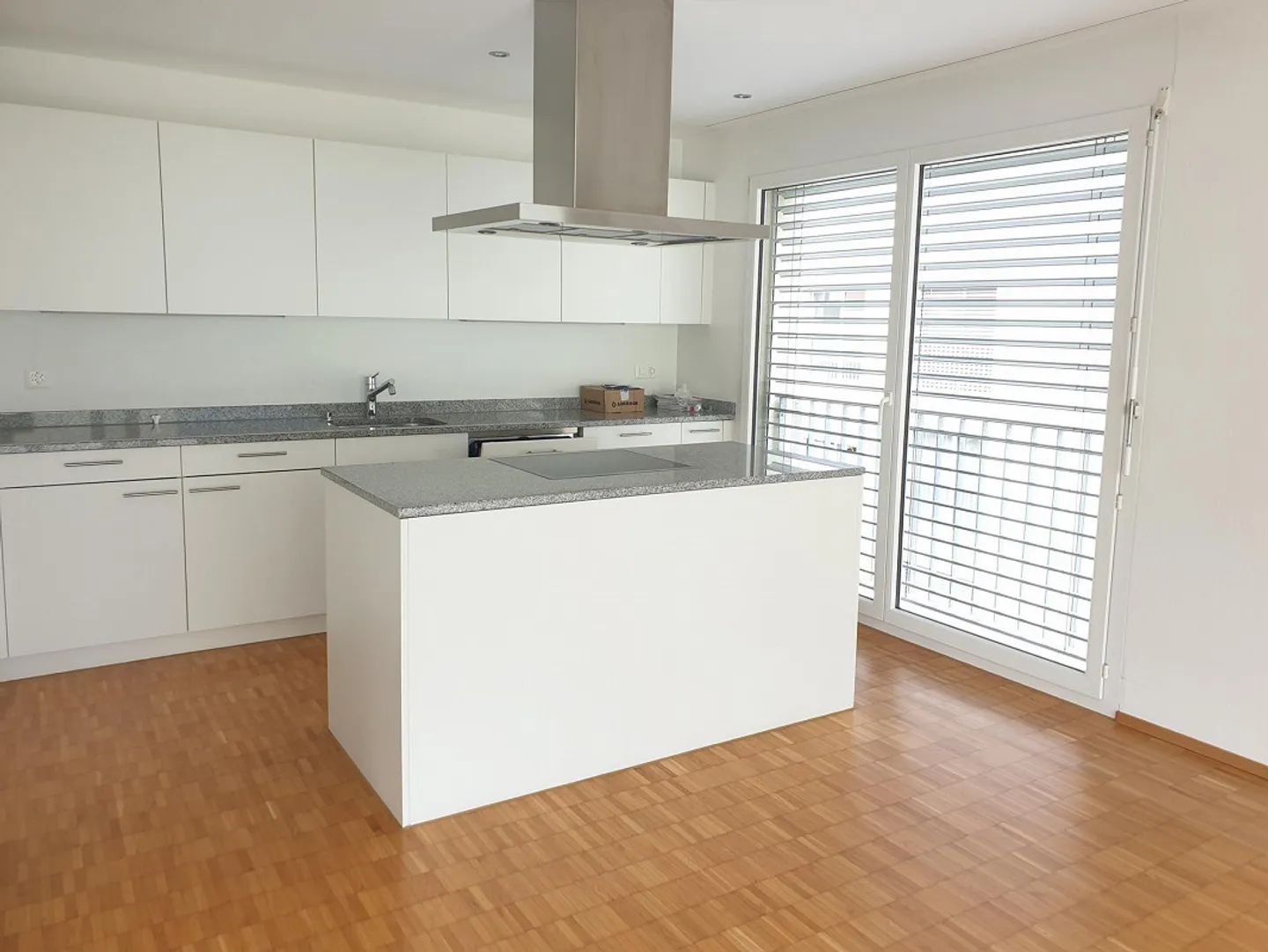 Spacious 4.5-room apartment in a family-friendly neighborhood - Photo 1 of 11