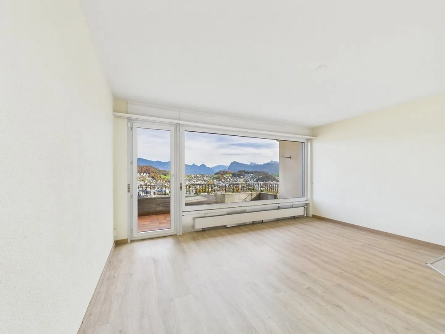 Charmantes Einfamilienhaus mit Einliegerwohnung und Ausbaupotenzial - Foto 6 von 19