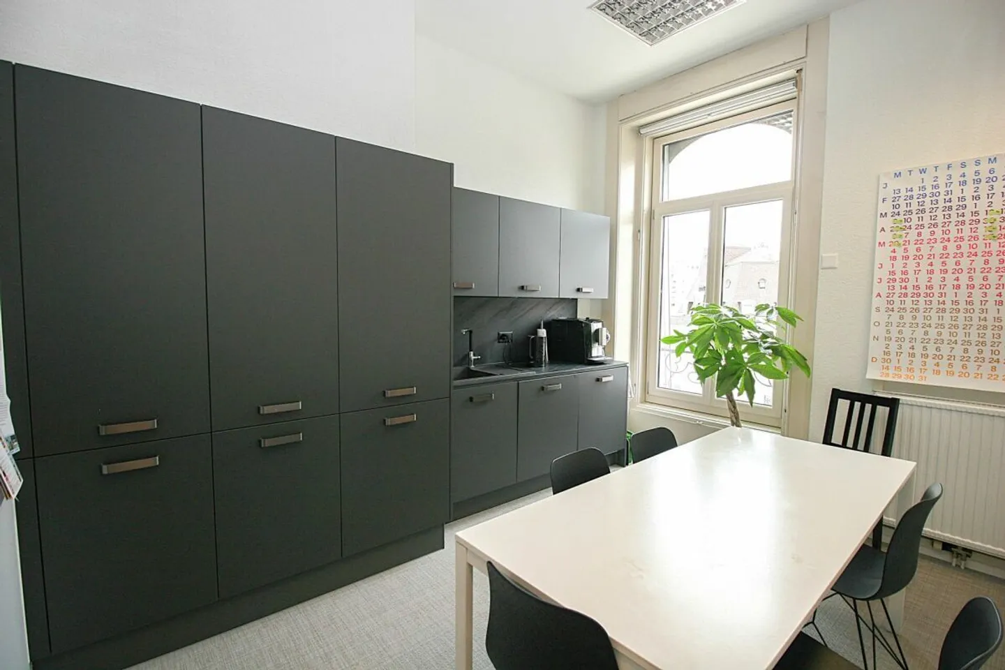 «Außergewöhnliche Räumlichkeiten von 220 m2 in einem Gebäude mit Charakter» - Foto 9 von 14