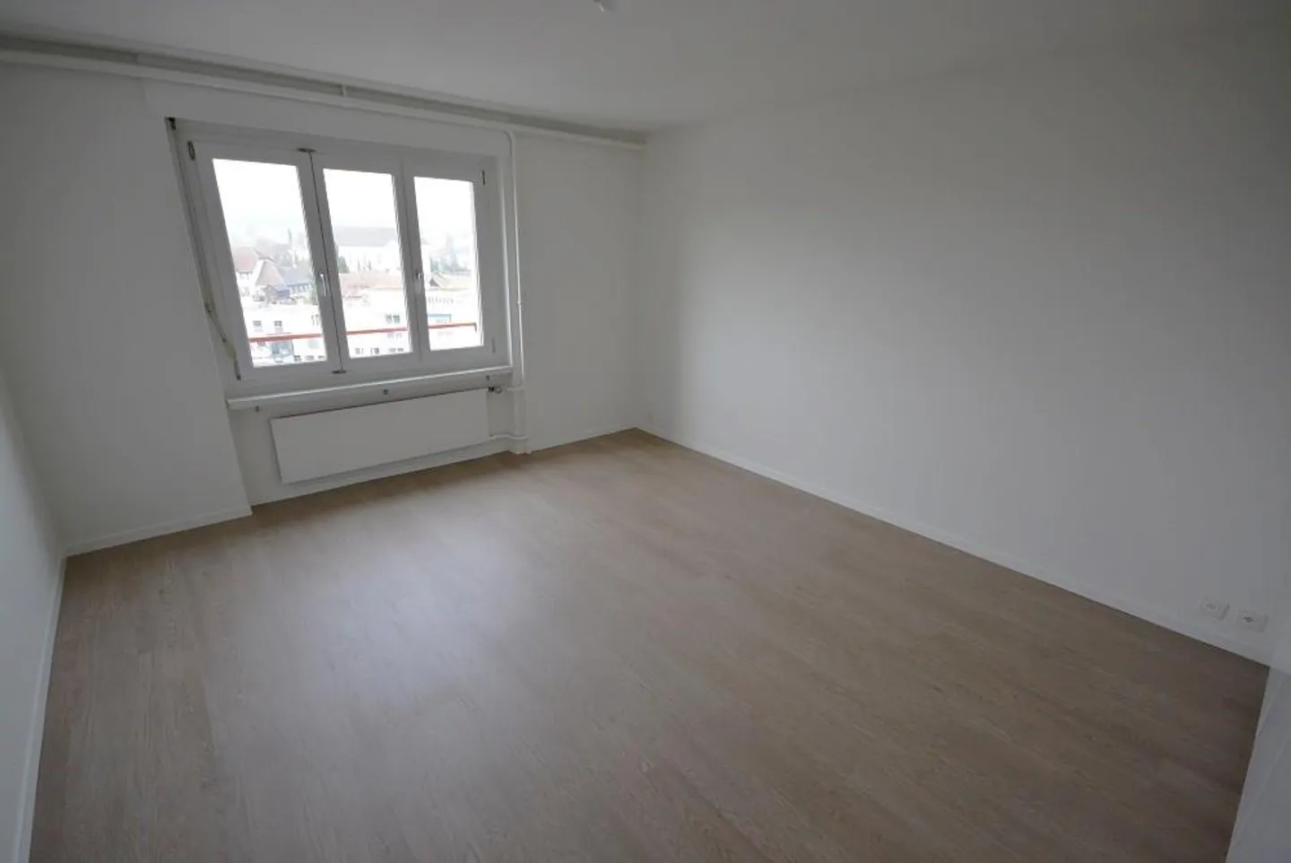 Appartement 2 pièces avec 2 balcons - Photo 3 sur 5