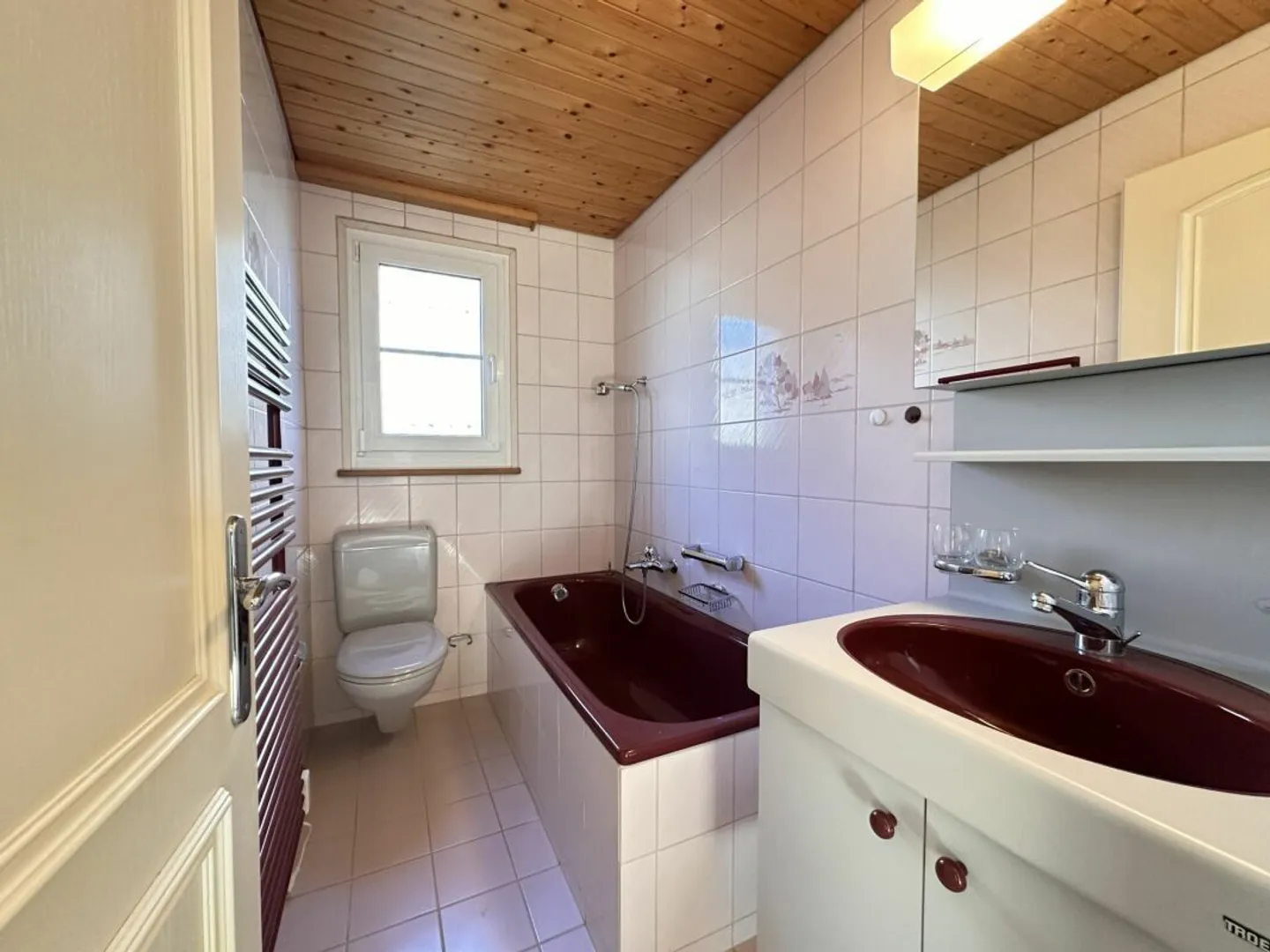 Maison individuelle, 1952, bien entretenue, dans un merveilleux quartier résidentiel - Photo 3 sur 12