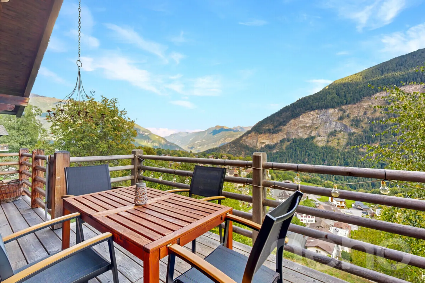 Salvan, magnifica proprietà con vista mozzafiato e ambiente verdeggiante - Foto 10 di 12