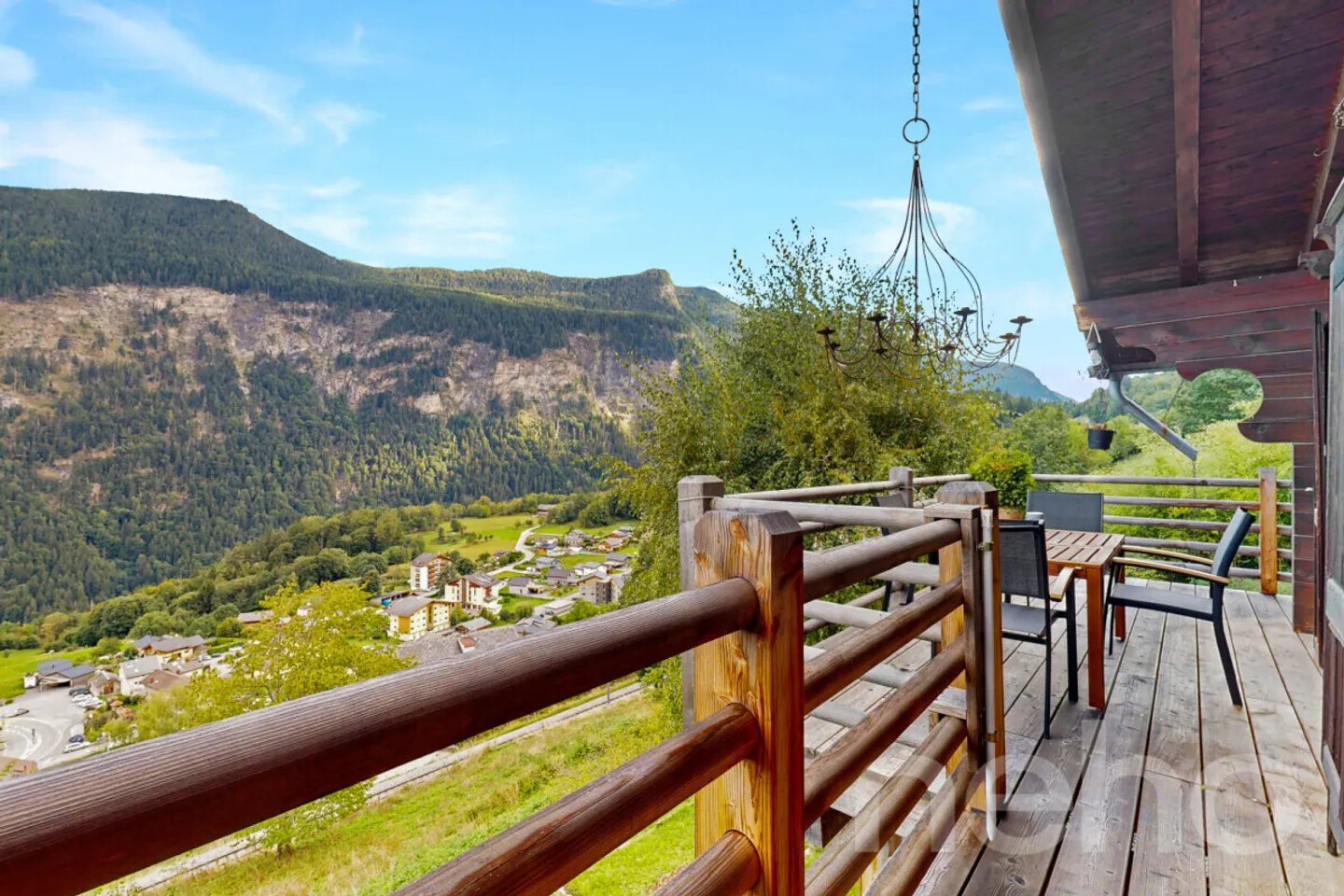 Salvan, magnifica proprietà con vista mozzafiato e ambiente verdeggiante - Foto 11 di 12