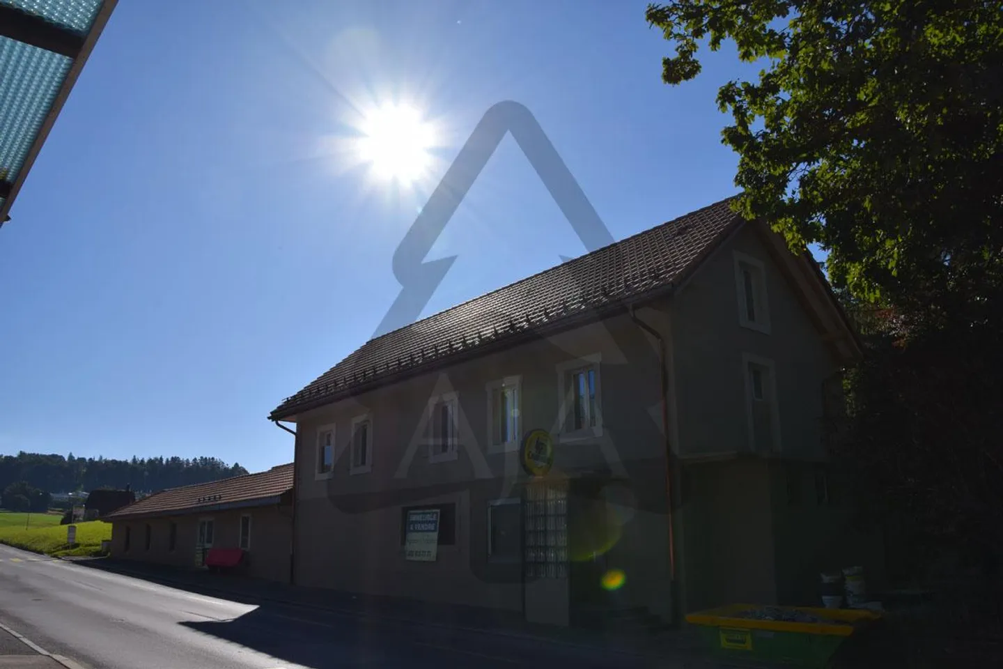La Chaux-de-Fonds, edificio commerciale molto ben posizionato (affittato) - Foto 2 di 11