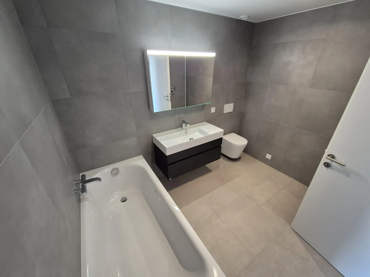 Condo à vendre, Av. Edouard-Dubois 5, 2000 Neuchâtel, Suisse (Neuchâtel, Suisse) - Photo 1 sur 4