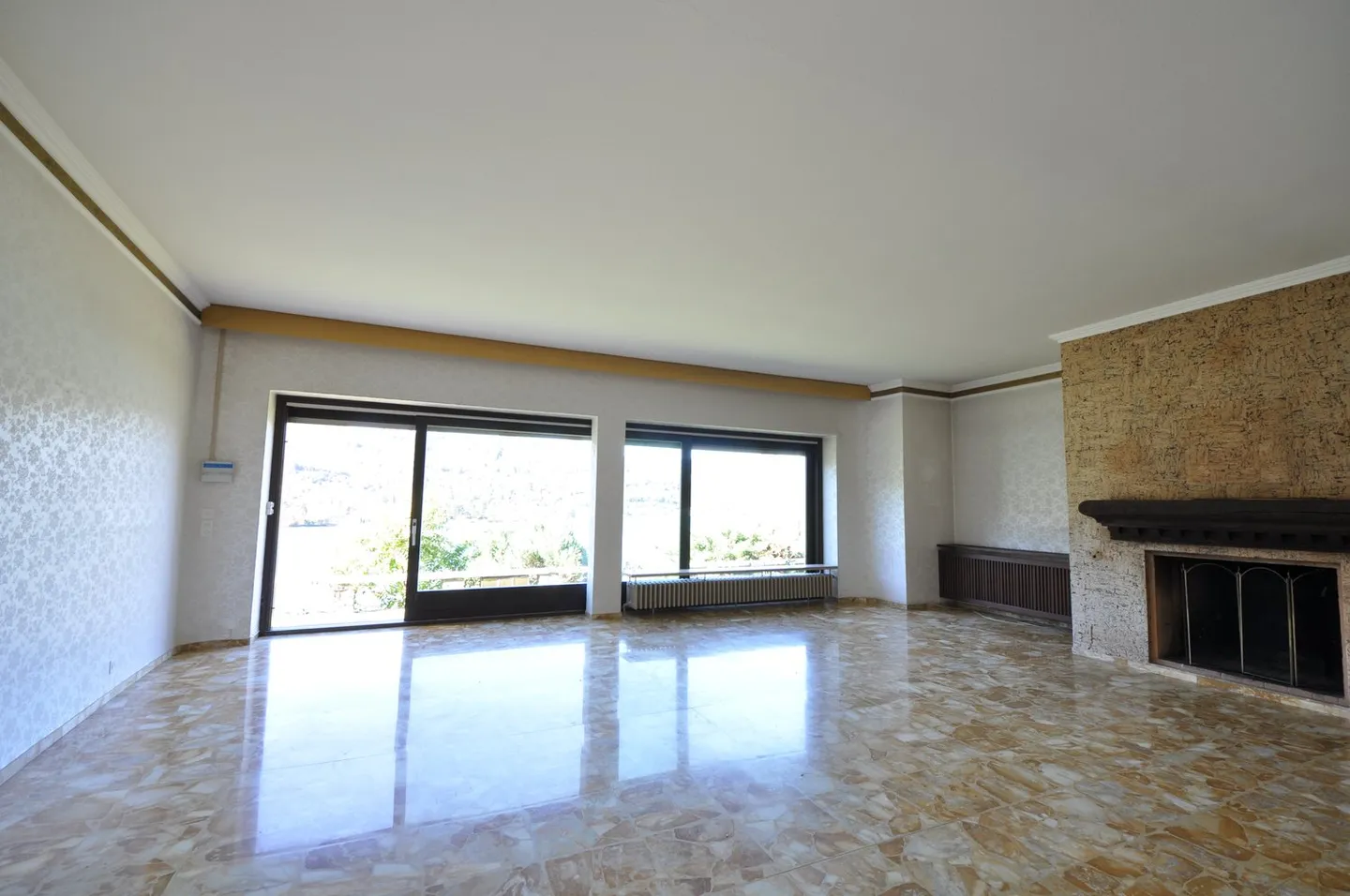 Grande villa con proprietà annessa al lago con cottage e molo a Morcote - Foto 2 di 5