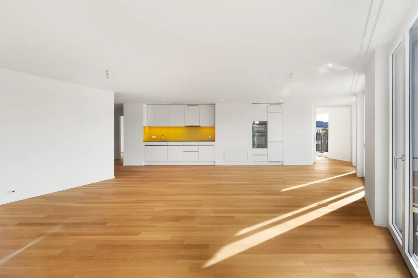 Spacious New Apartment in a Central Location in Bülach - Photo 1 of 7
