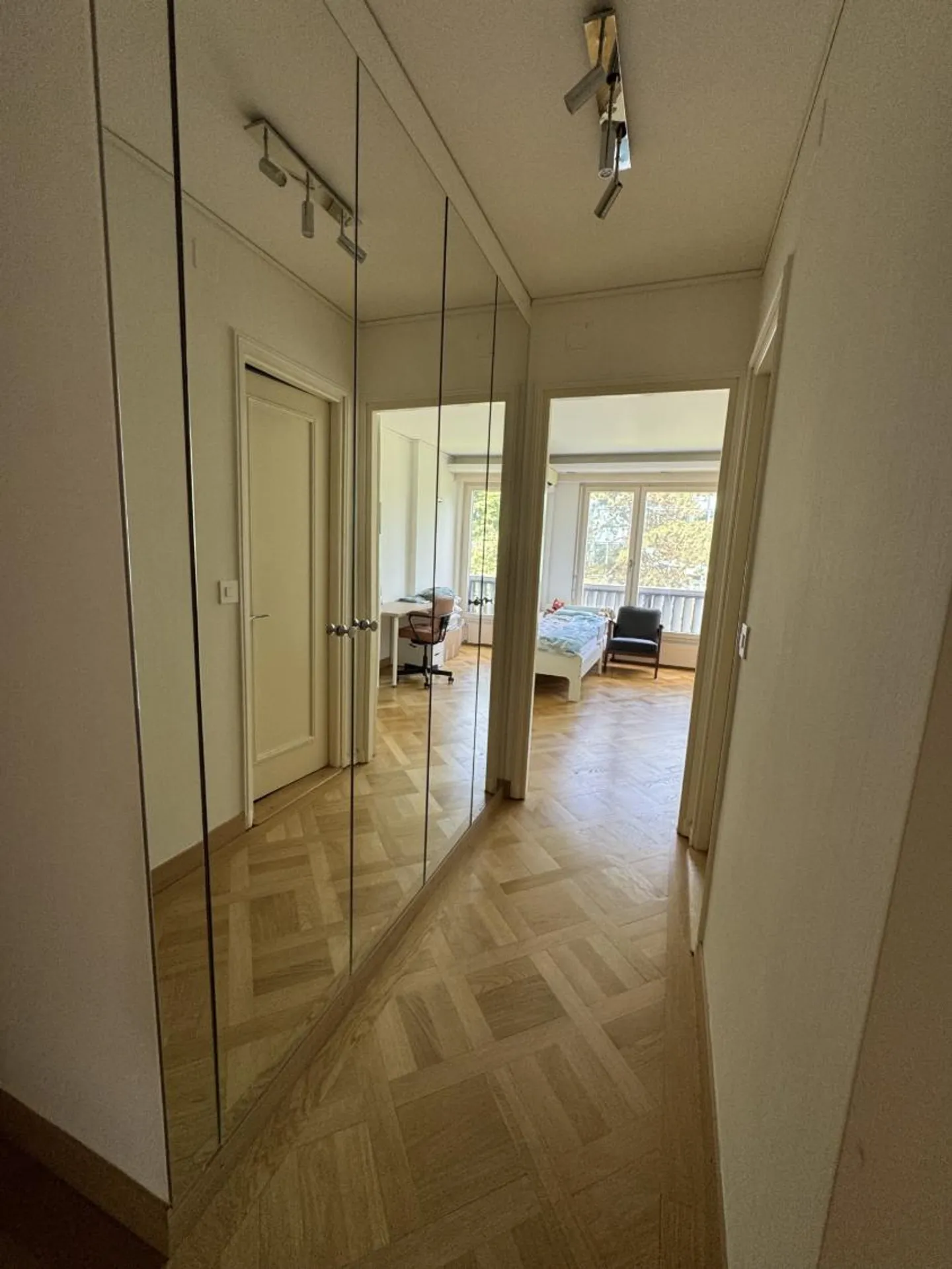 6-room apartment - Photo 8 of 9