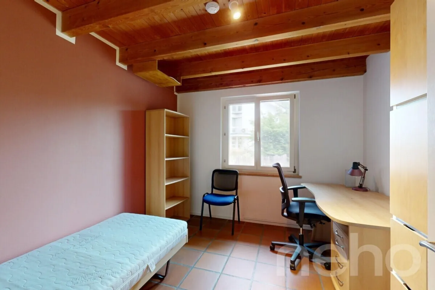 Detached residential paradise with natural pool in a quiet location - Photo 5 of 12