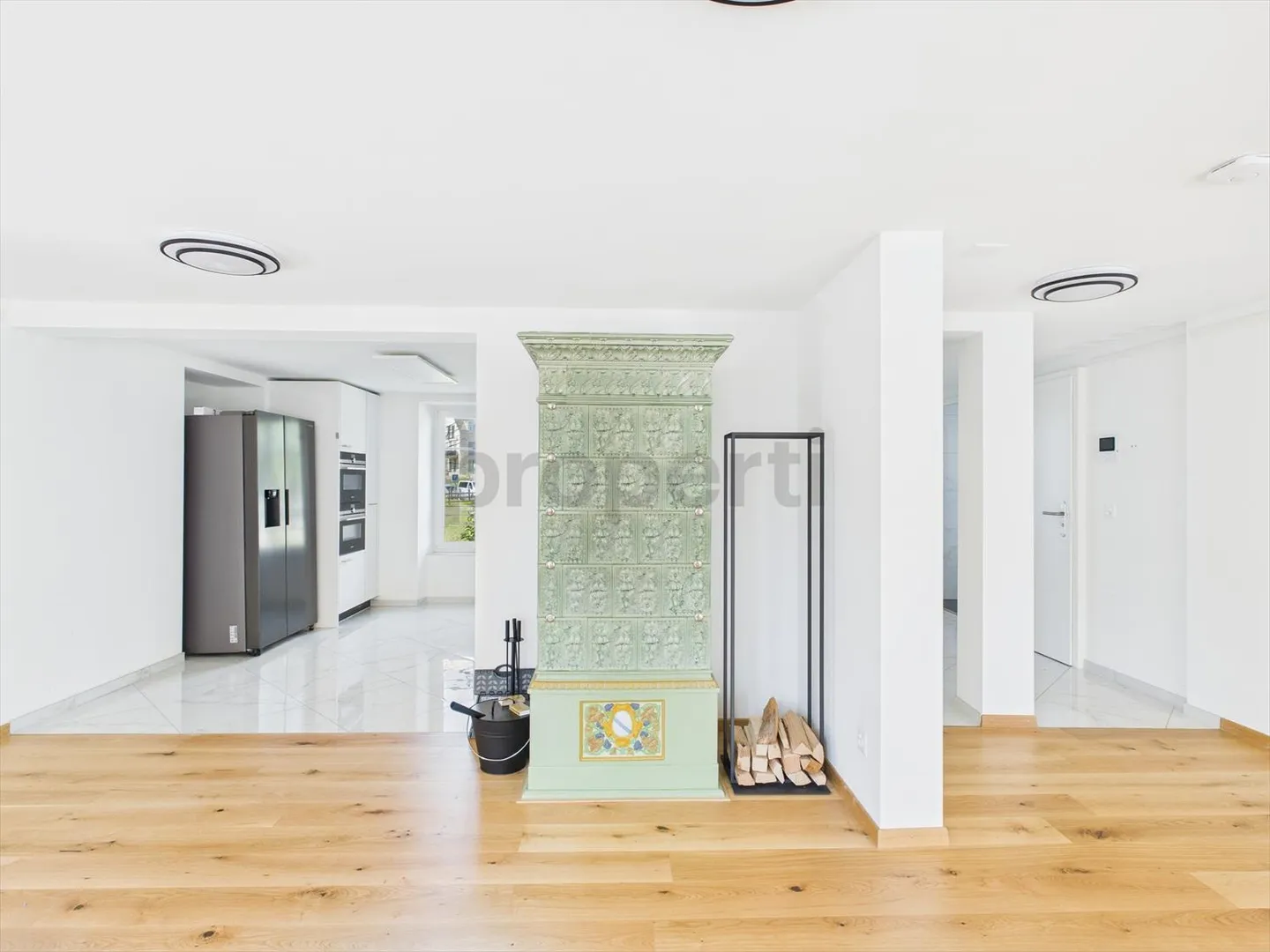Appartement 2.5 pièces rénové de haute qualité dans une maison historique - Photo 9 sur 12