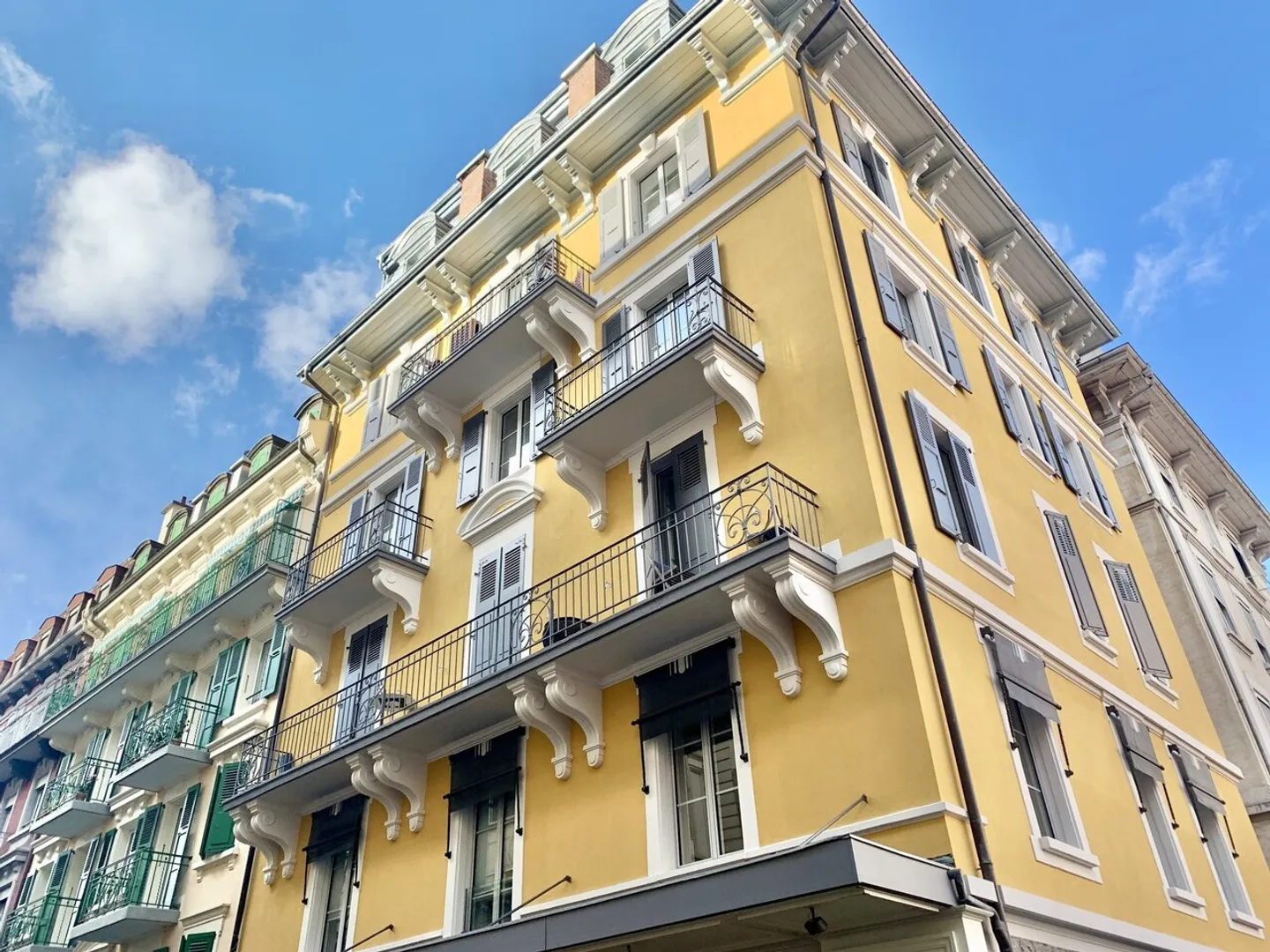 In affitto - Appartamento 4,5 locali al 2° piano nel cuore di Montreux - Foto 1 di 11