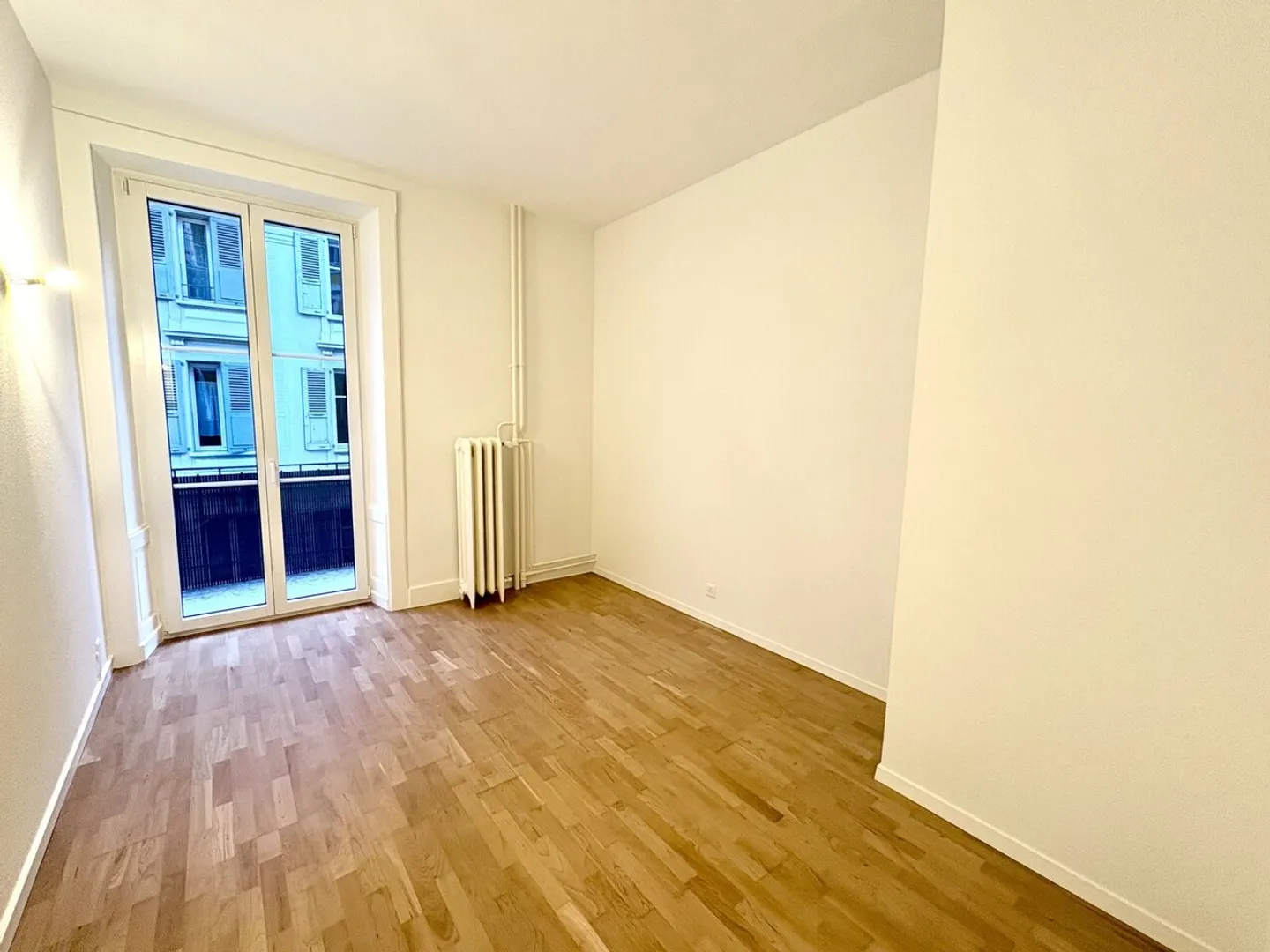 In affitto - Appartamento 4,5 locali al 2° piano nel cuore di Montreux - Foto 6 di 11