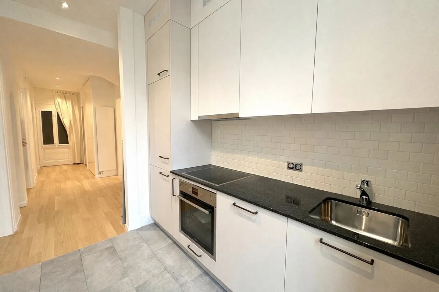 In affitto - Appartamento 4,5 locali al 2° piano nel cuore di Montreux - Foto 4 di 11