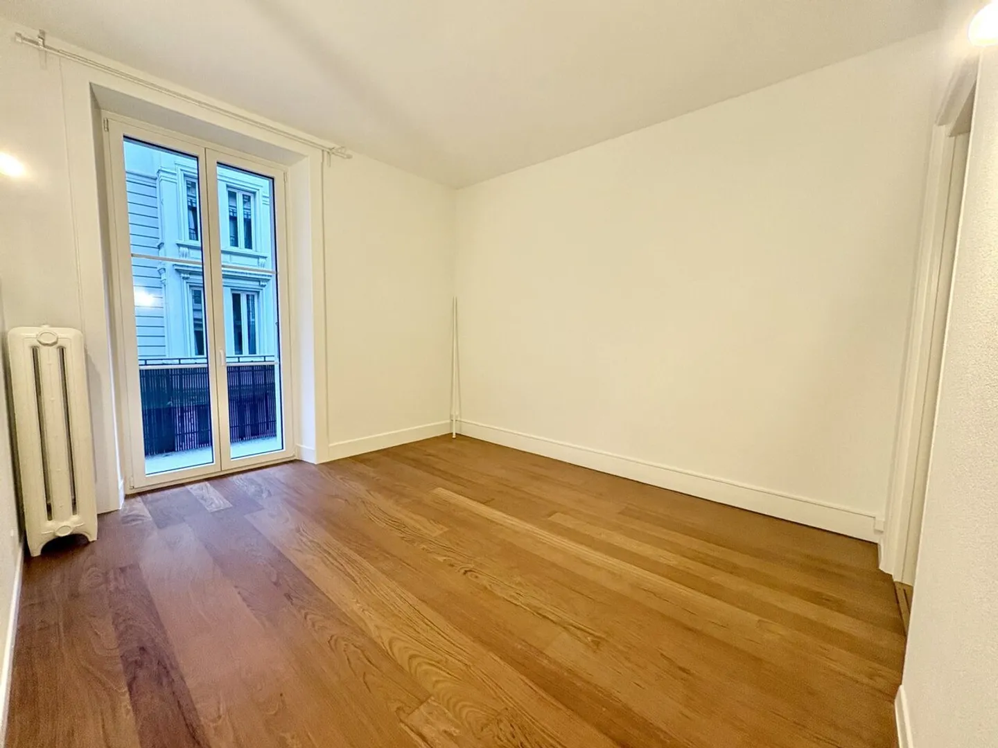 In affitto - Appartamento 4,5 locali al 2° piano nel cuore di Montreux - Foto 8 di 11