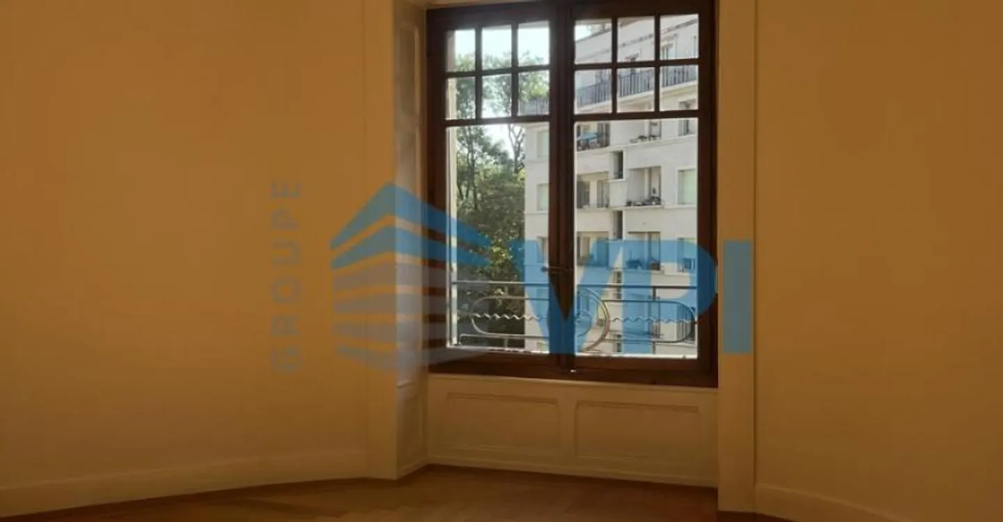 Schöne 5-Zimmer-Wohnung im Herzen von Eaux-Vives - Foto 3 von 13