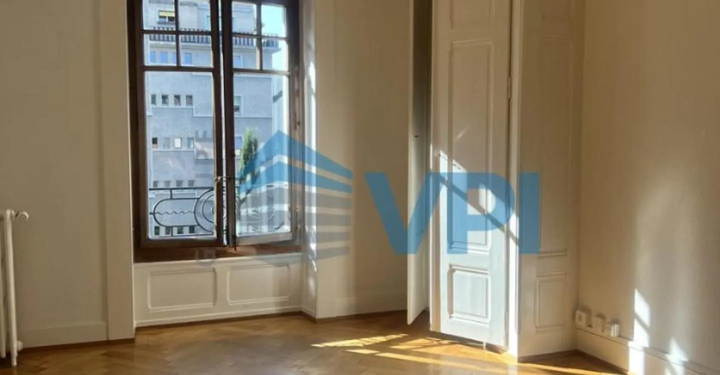 Schöne 5-Zimmer-Wohnung im Herzen von Eaux-Vives - Foto 8 von 13