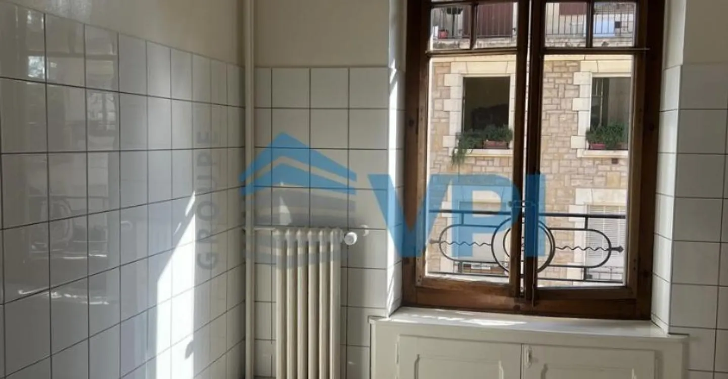 Schöne 5-Zimmer-Wohnung im Herzen von Eaux-Vives - Foto 11 von 13