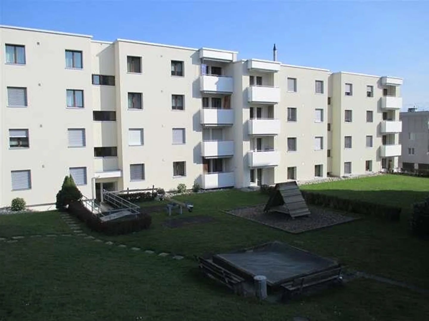 Modernes Apartment mit Balkonen - Foto 1 von 8