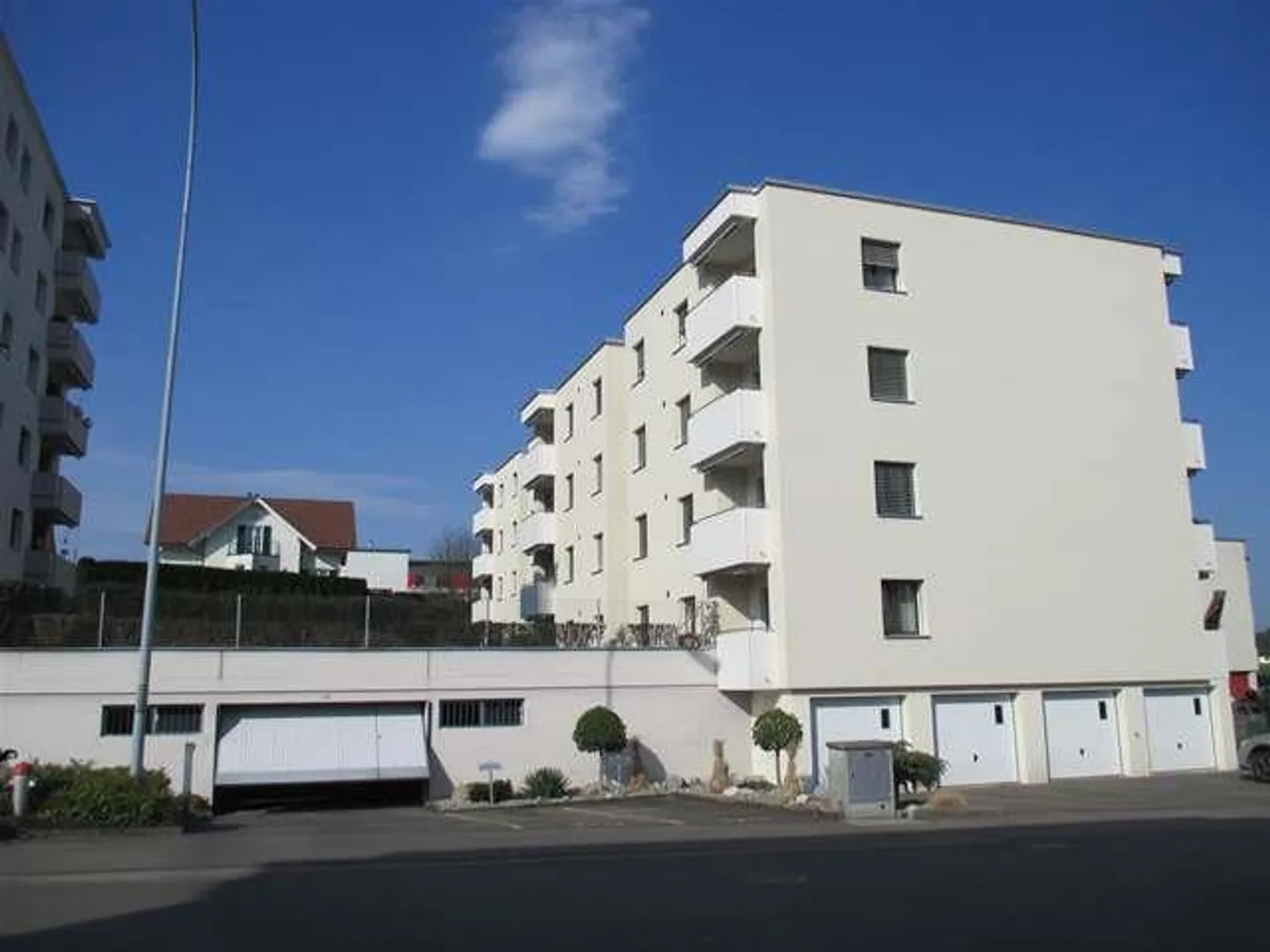 Modernes Apartment mit Balkonen - Foto 2 von 8
