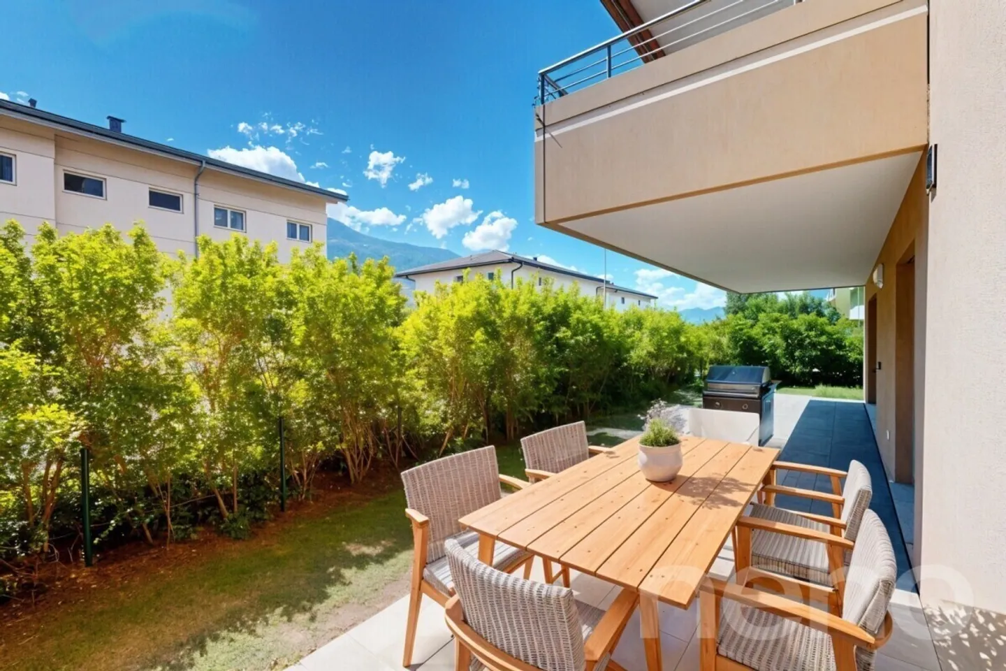 Luminoso appartamento di 4,5 stanze con terrazza e giardino privato - Foto 5 di 13