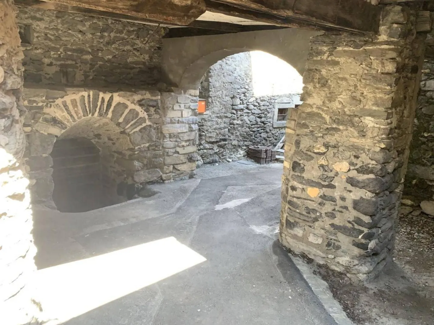 Dorfhaus mit 5,5 Zimmern in Chamoson - Foto 12 von 13