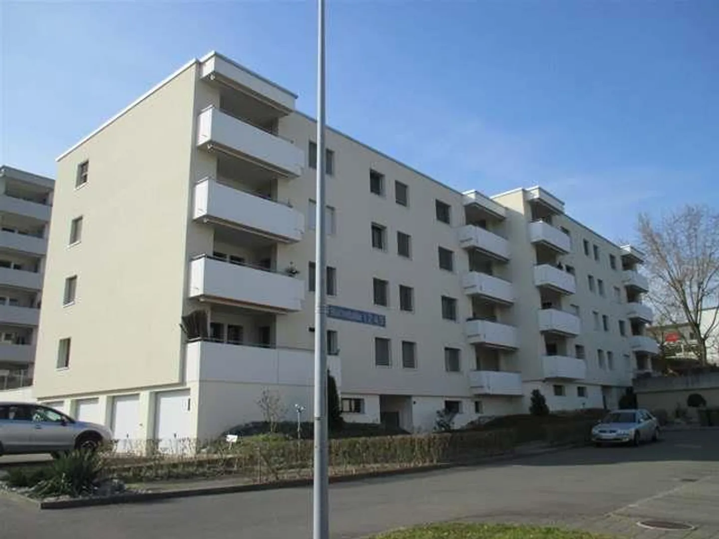 Modernes Apartment mit Balkonen - Foto 3 von 8