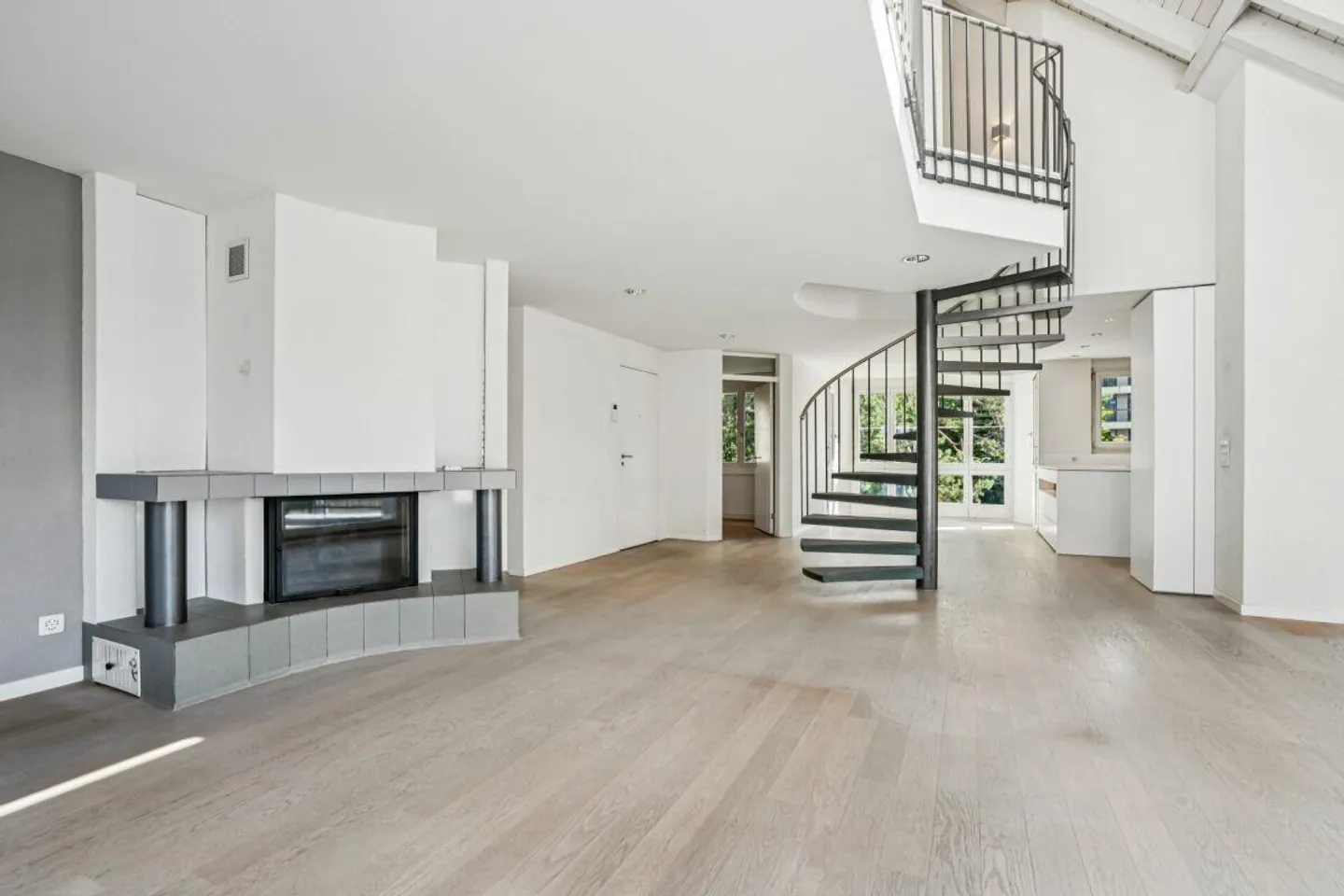 Magnifique appartement en attique 5 1/2 pièces au cœur de Hünenberg - Photo 2 sur 26