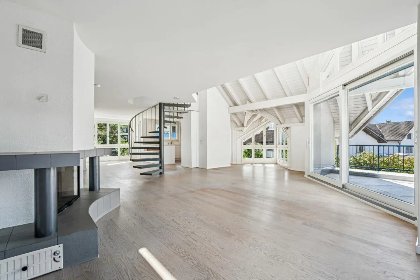 Magnifique appartement en attique 5 1/2 pièces au cœur de Hünenberg - Photo 3 sur 26