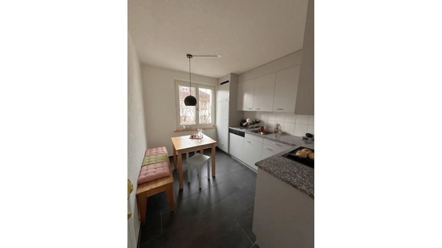 3 ROOM APARTMENT IN HÜNIBACH (BE), FURNISHED, TEMPORARY - Photo 3 of 9