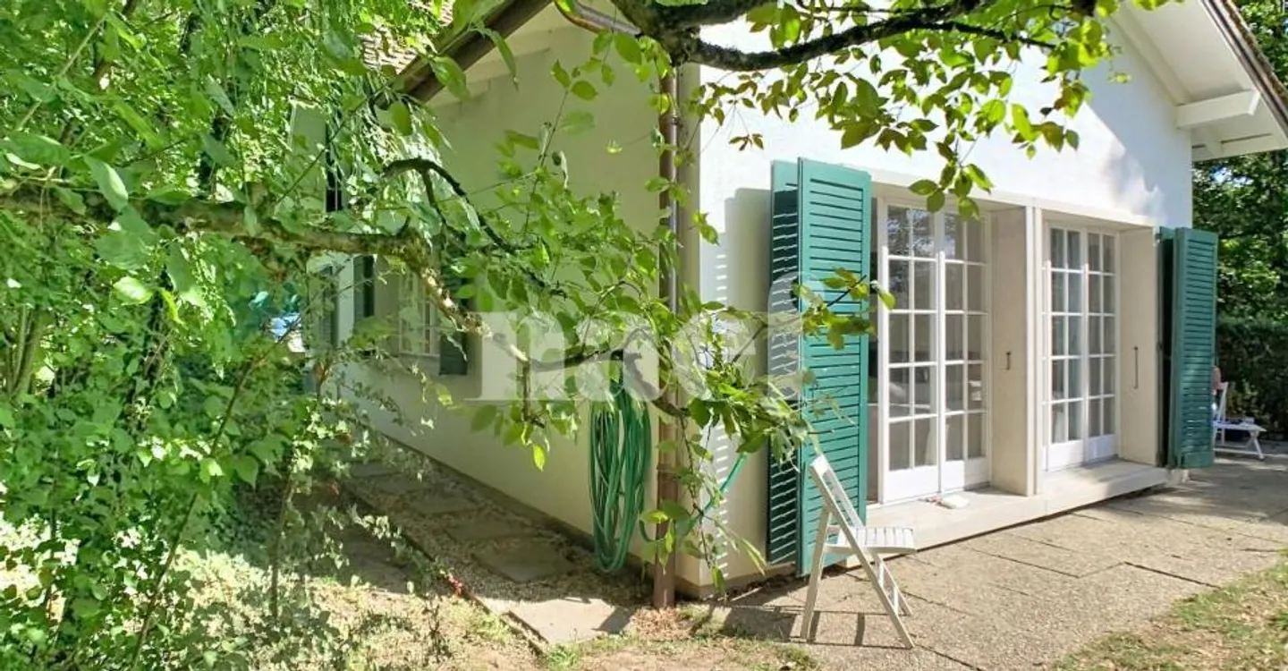 Maison de 5.5 pièces avec jardin - Foto 2 von 10
