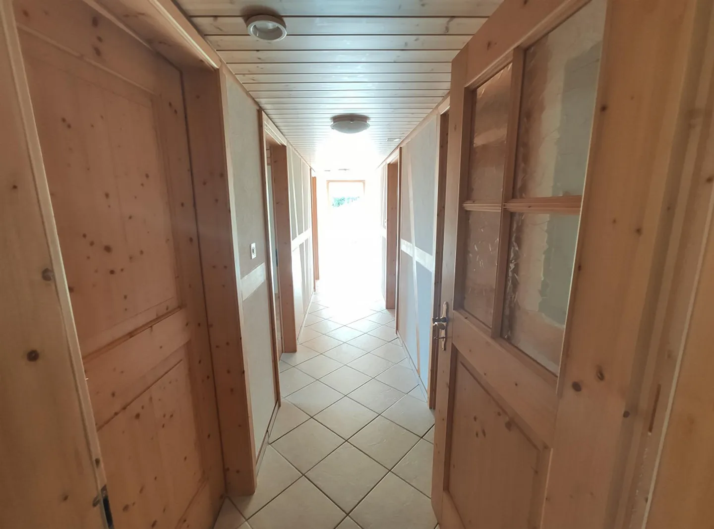 Sehr schön ausgebaute 4.5 Zimmer Wohnung an ruhiger Lage - Foto 8 von 13