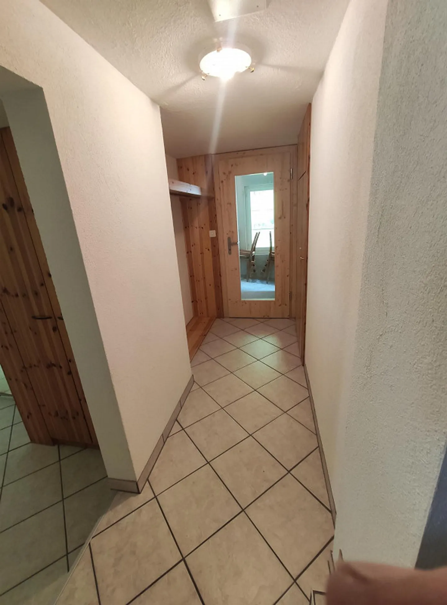 Sehr schön ausgebaute 4.5 Zimmer Wohnung an ruhiger Lage - Foto 9 von 13