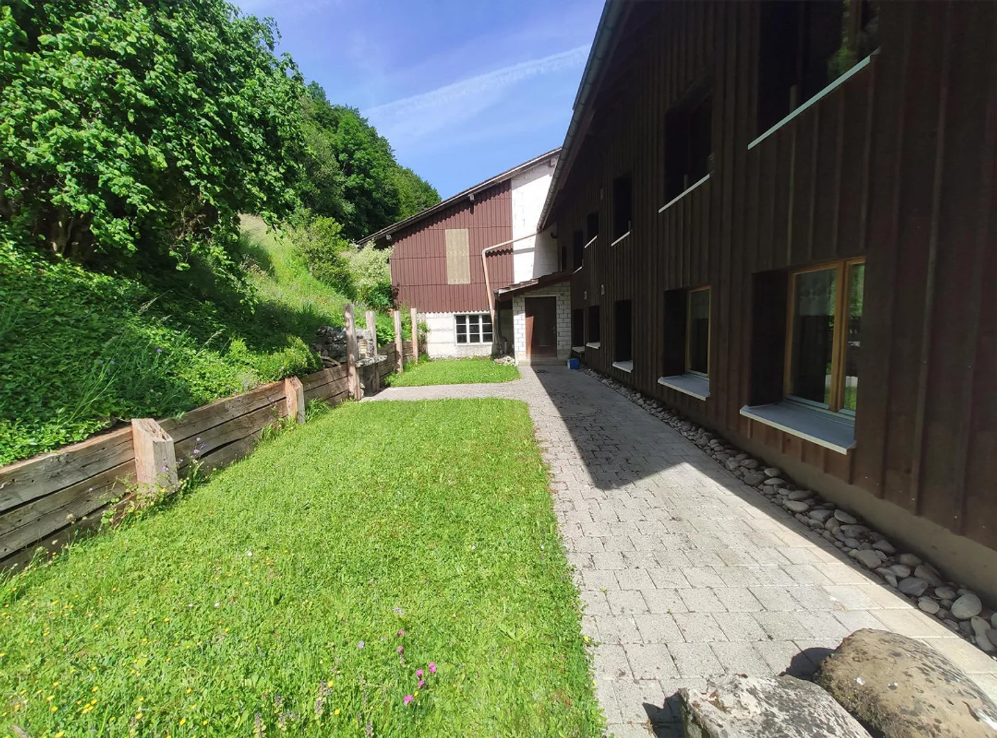 Sehr schön ausgebaute 4.5 Zimmer Wohnung an ruhiger Lage - Foto 13 von 13