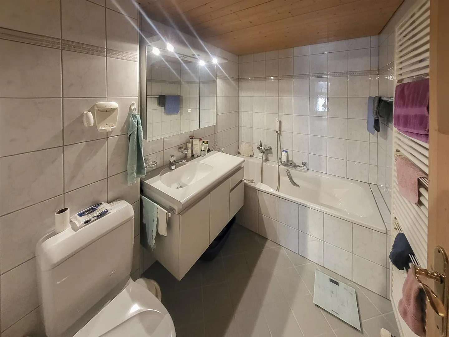 Zweifamilienhaus mit Renovationspotenzial in Seenähe - Foto 7 von 12