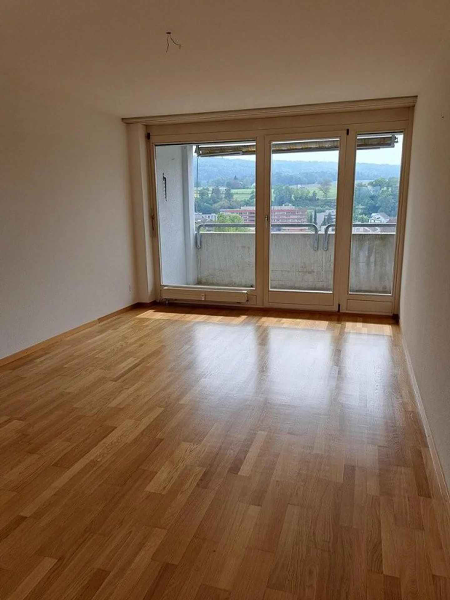 Step inside and feel at home - Photo 5 of 12