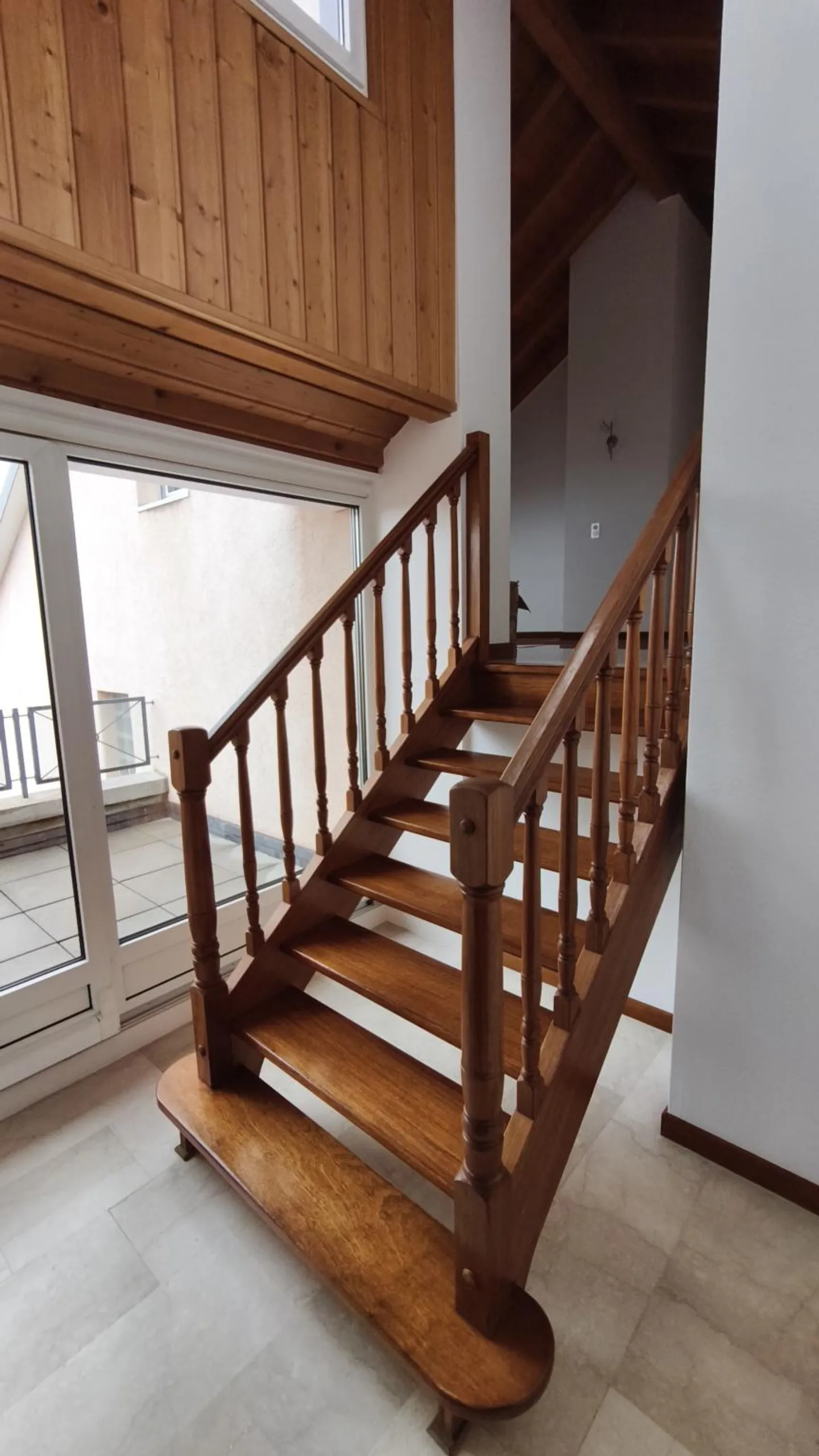 Bel appartement de 3,5 pièces avec deux terrasses au 2ème étage - Photo 2 sur 7