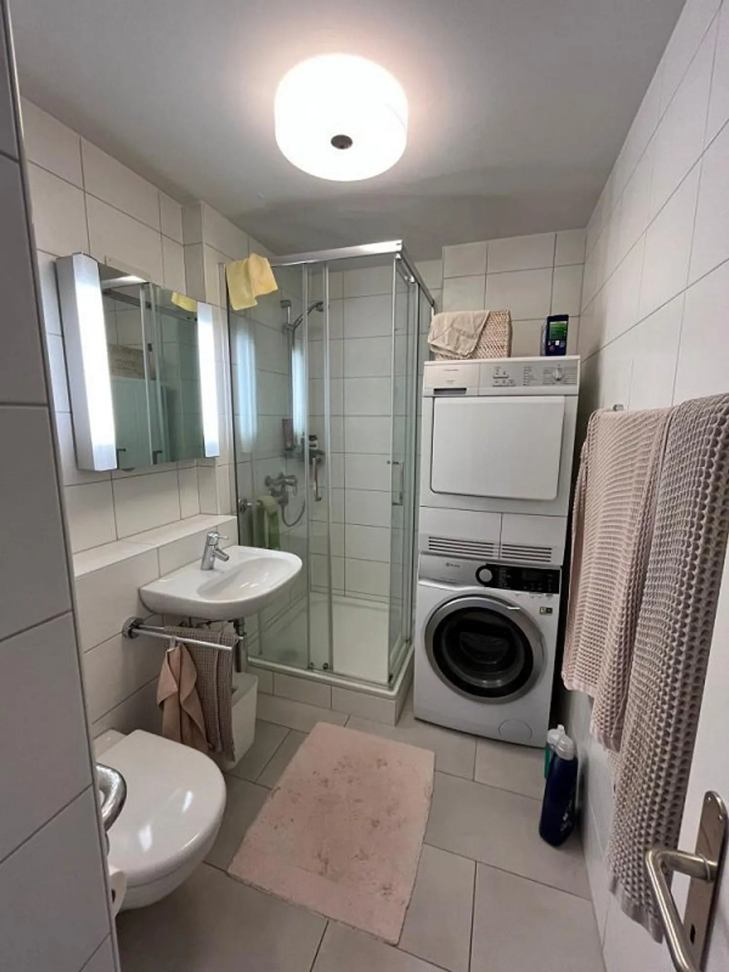 Appartement spacieux avec deux balcons - Photo 5 sur 8