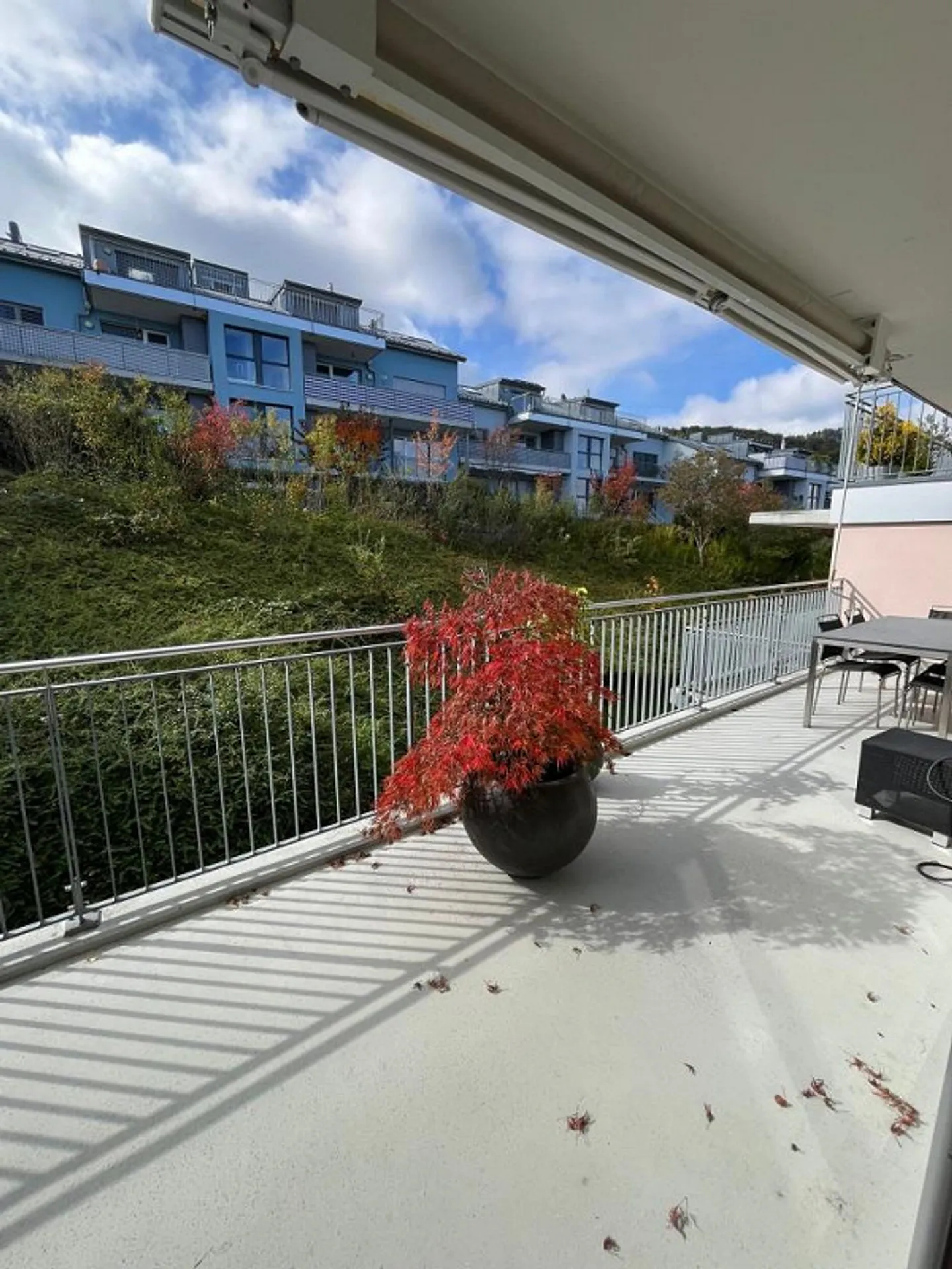 Appartement spacieux avec deux balcons - Photo 7 sur 8